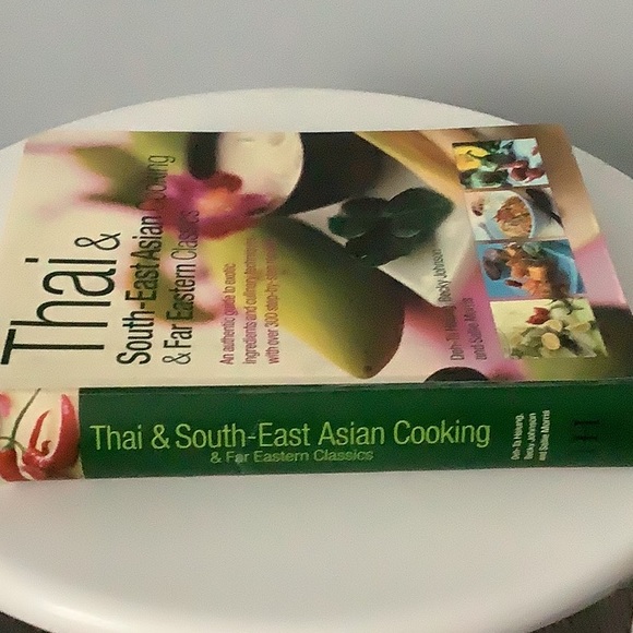 THAI & South-East Asian Cookbook - Picture 6 of 6